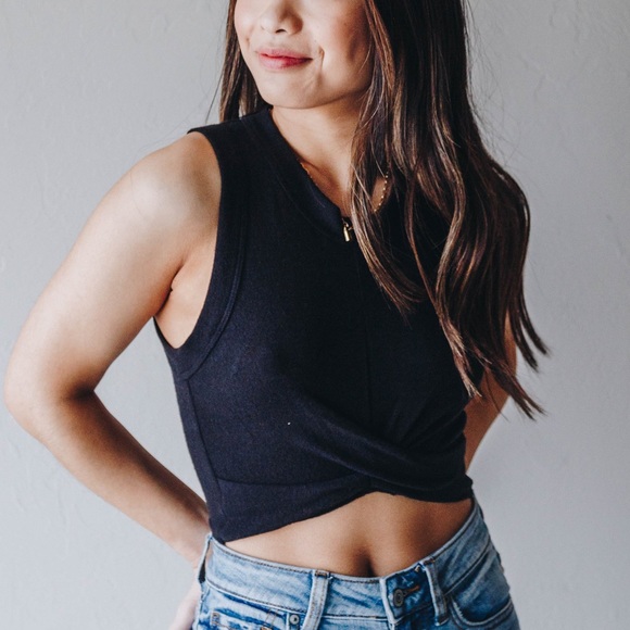 NWT Beach Riot Riot Crop - Picture 2 of 4